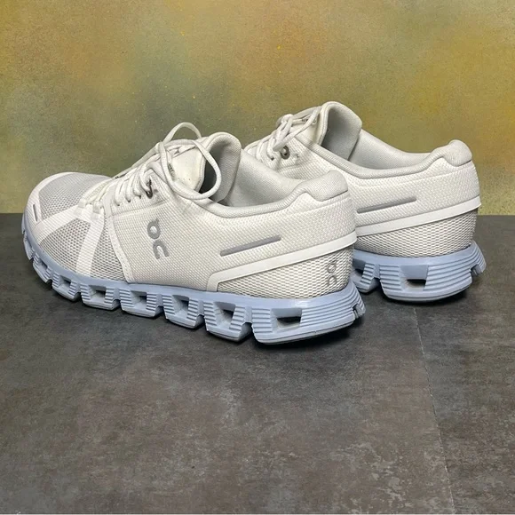 On Cloud 5 Women's White Running Shoes 59.98886 Size 8.5 - Picture 9 of 16